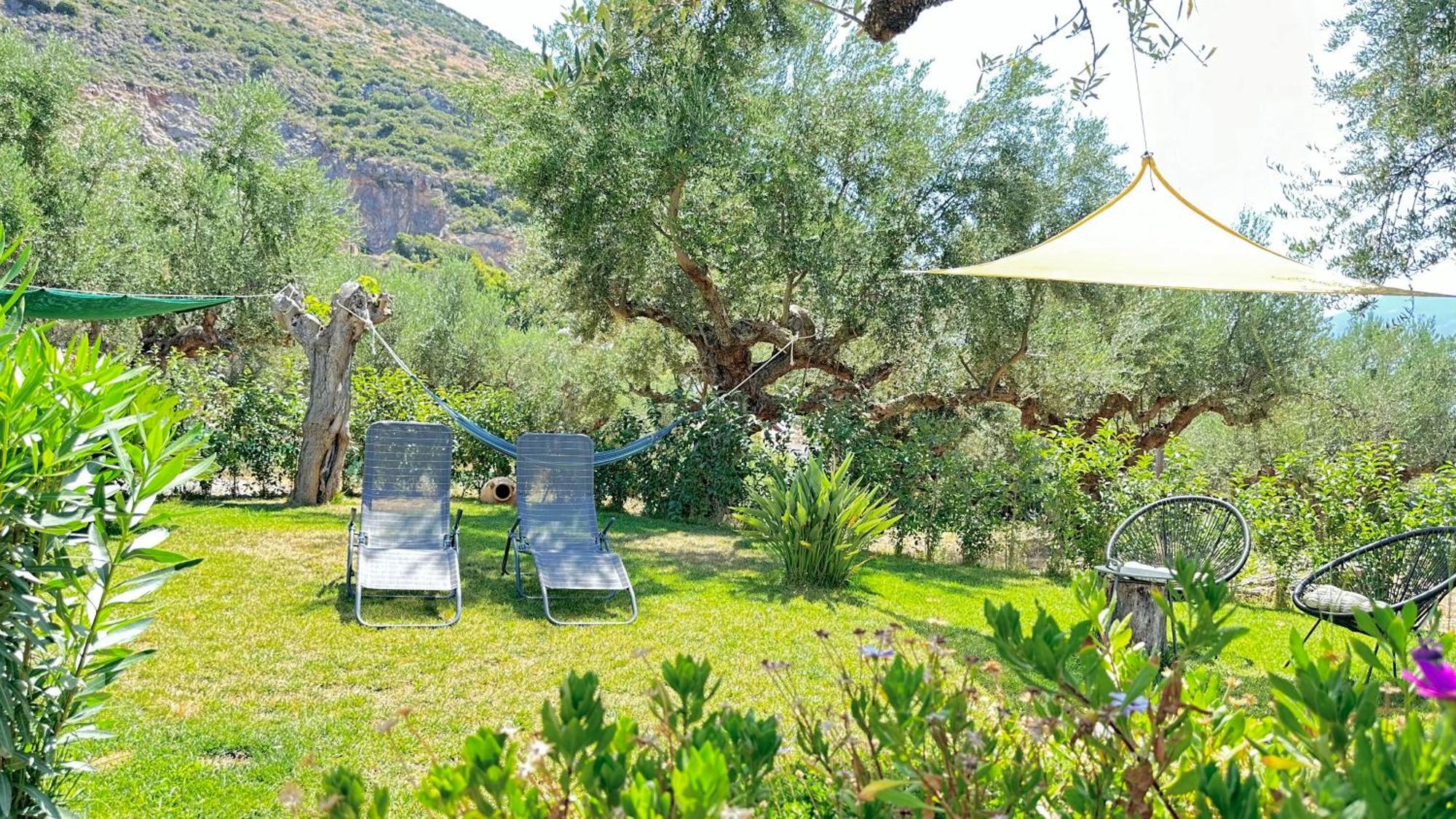 The Secret Garden At Villa Georgia Каламата Экстерьер фото