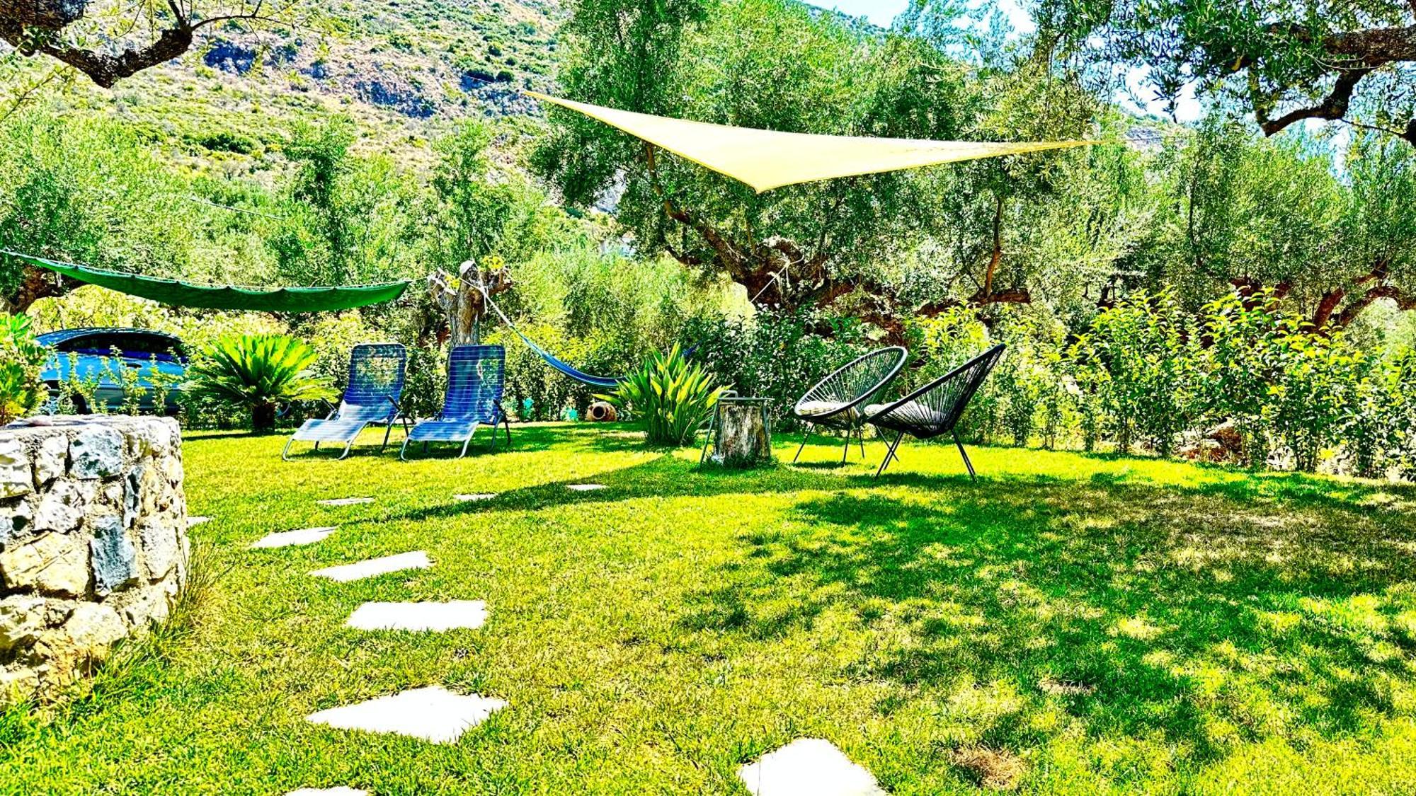 The Secret Garden At Villa Georgia Каламата Экстерьер фото